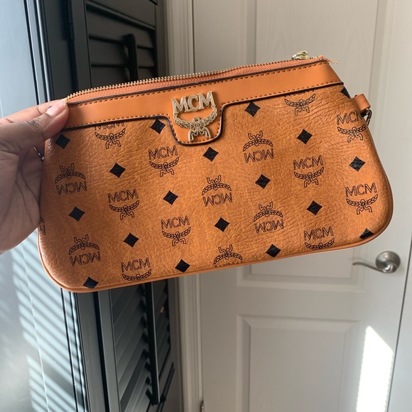 Clutch Purse - Picture 1 of 5